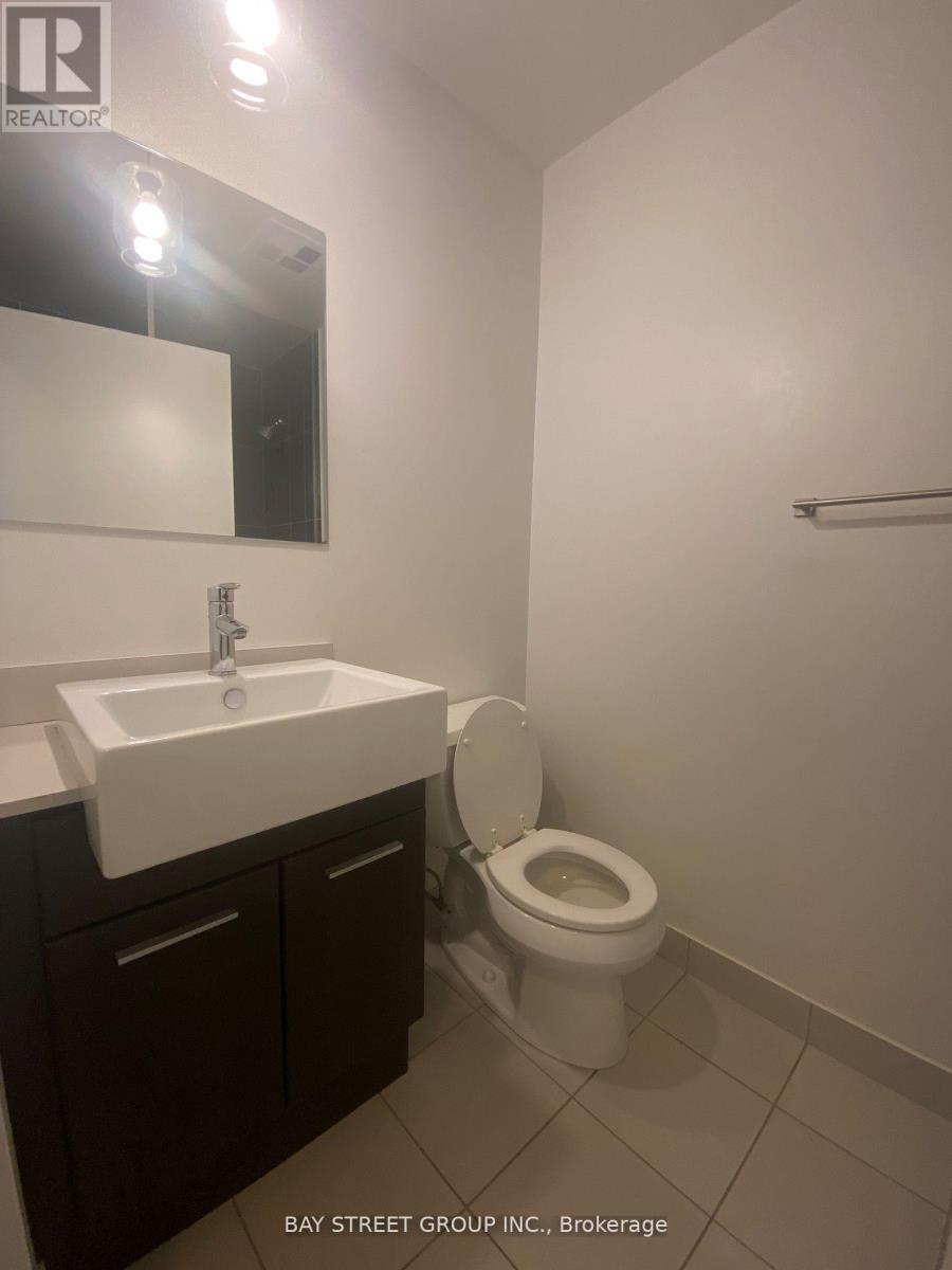 1010 - 770 Bay Street, Toronto, Ontario  M5G 0A6 - Photo 8 - C13226196