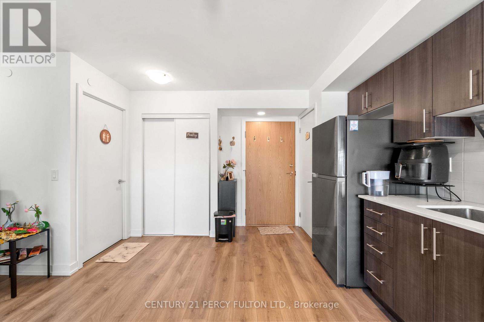 2201 - 1435 Celebration Drive, Pickering, Ontario  L1W 0C4 - Photo 6 - E13226302