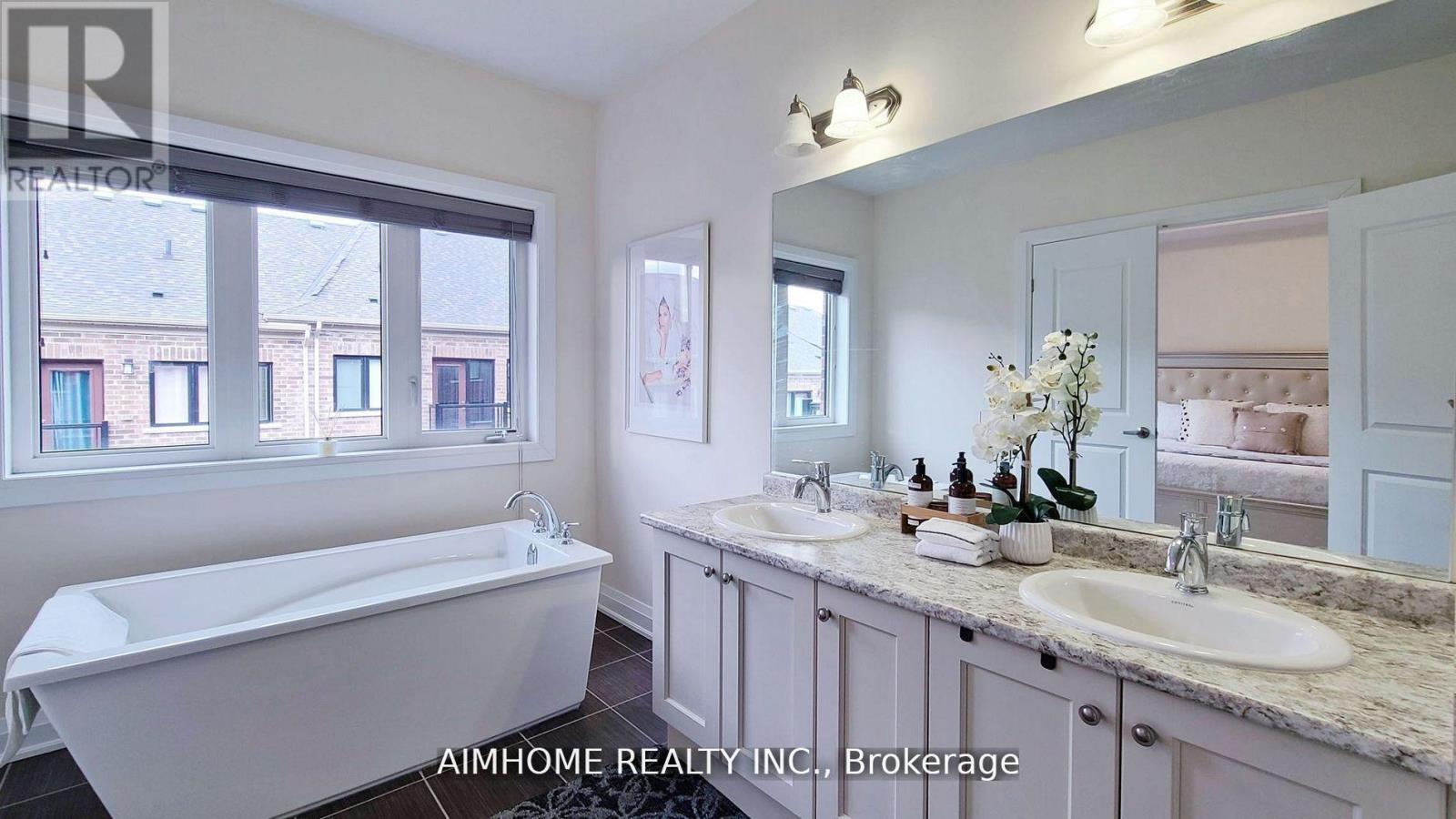 45 Duncombe Lane, Richmond Hill, Ontario  L4C 0Z9 - Photo 13 - N13226250