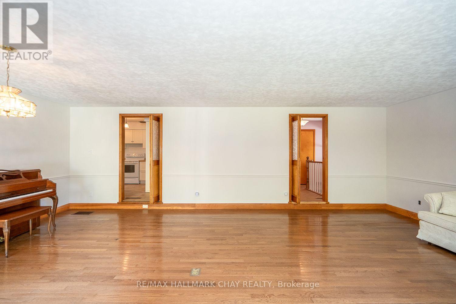 43 Church Street S, New Tecumseth, Ontario  L9R 1G9 - Photo 18 - N13226284