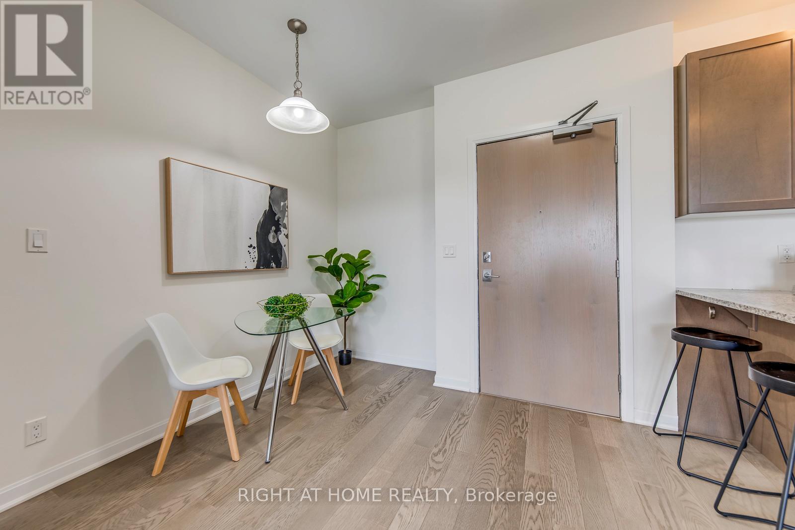 215 - 3028 Creekshore Common, Oakville, Ontario  L6M 5K6 - Photo 11 - W13226212