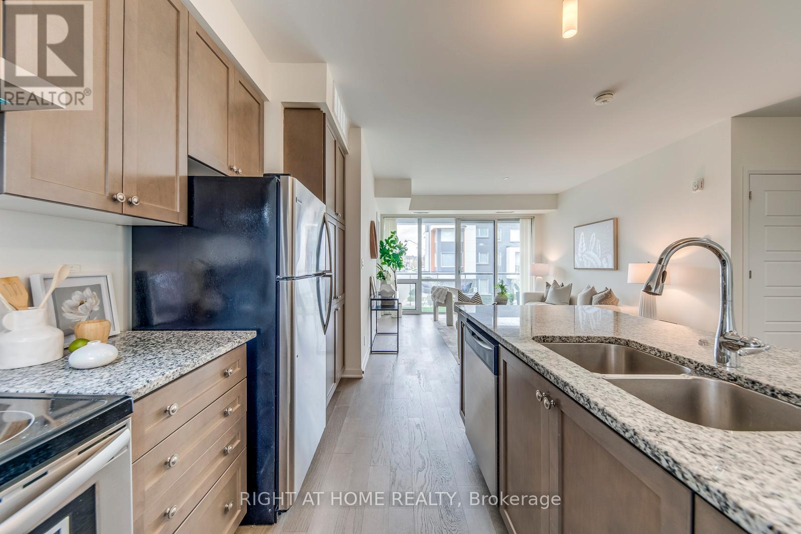 215 - 3028 Creekshore Common, Oakville, Ontario  L6M 5K6 - Photo 17 - W13226212