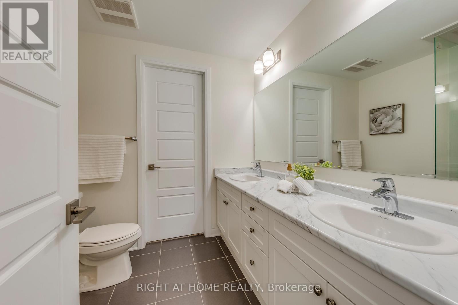 215 - 3028 Creekshore Common, Oakville, Ontario  L6M 5K6 - Photo 26 - W13226212