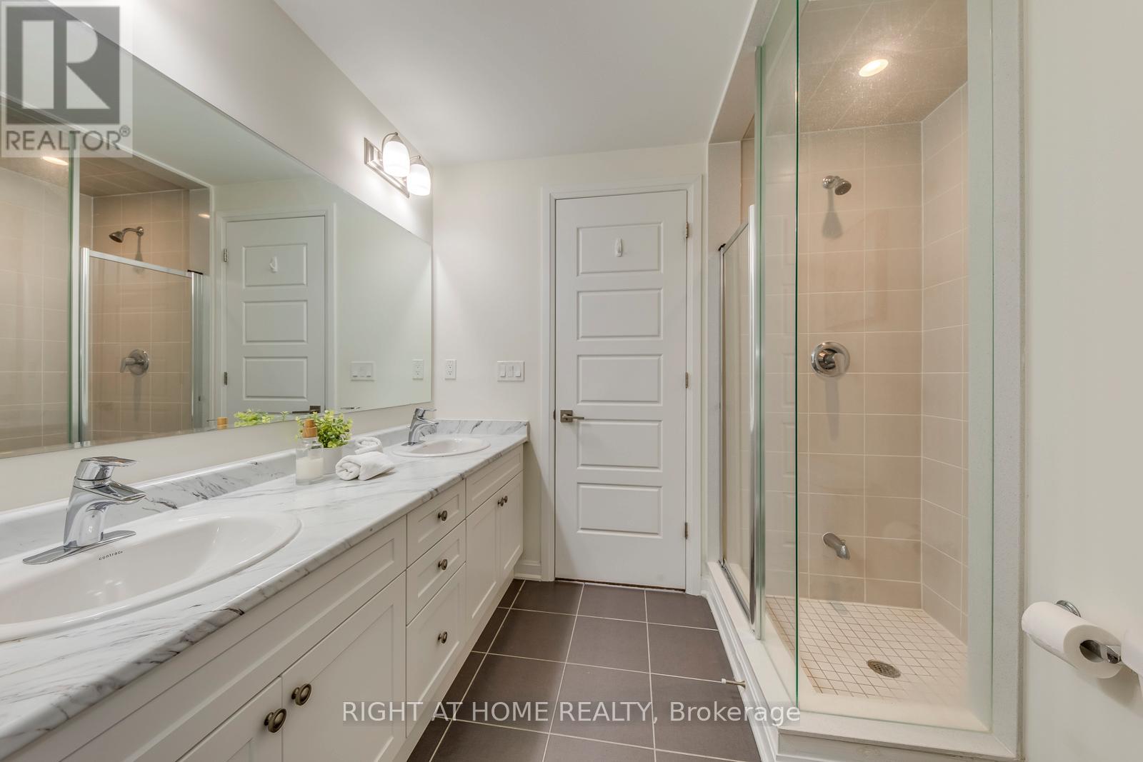 215 - 3028 Creekshore Common, Oakville, Ontario  L6M 5K6 - Photo 27 - W13226212