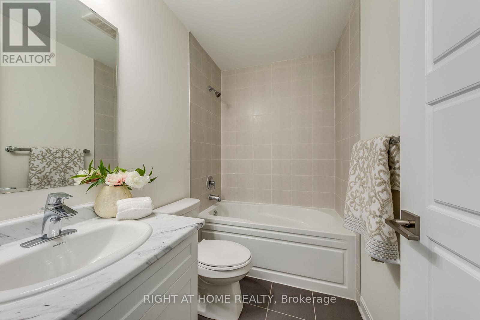 215 - 3028 Creekshore Common, Oakville, Ontario  L6M 5K6 - Photo 31 - W13226212