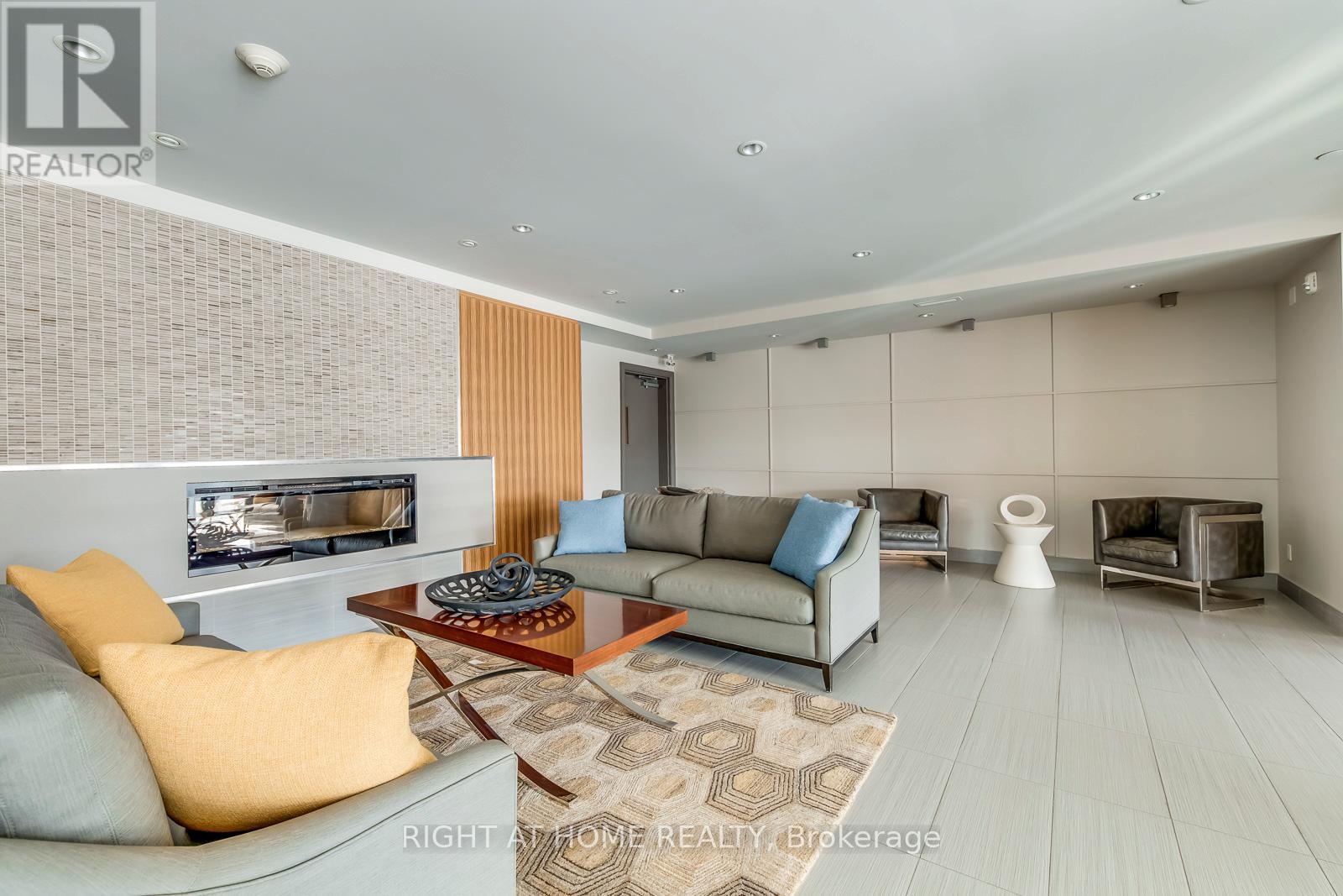 215 - 3028 Creekshore Common, Oakville, Ontario  L6M 5K6 - Photo 5 - W13226212