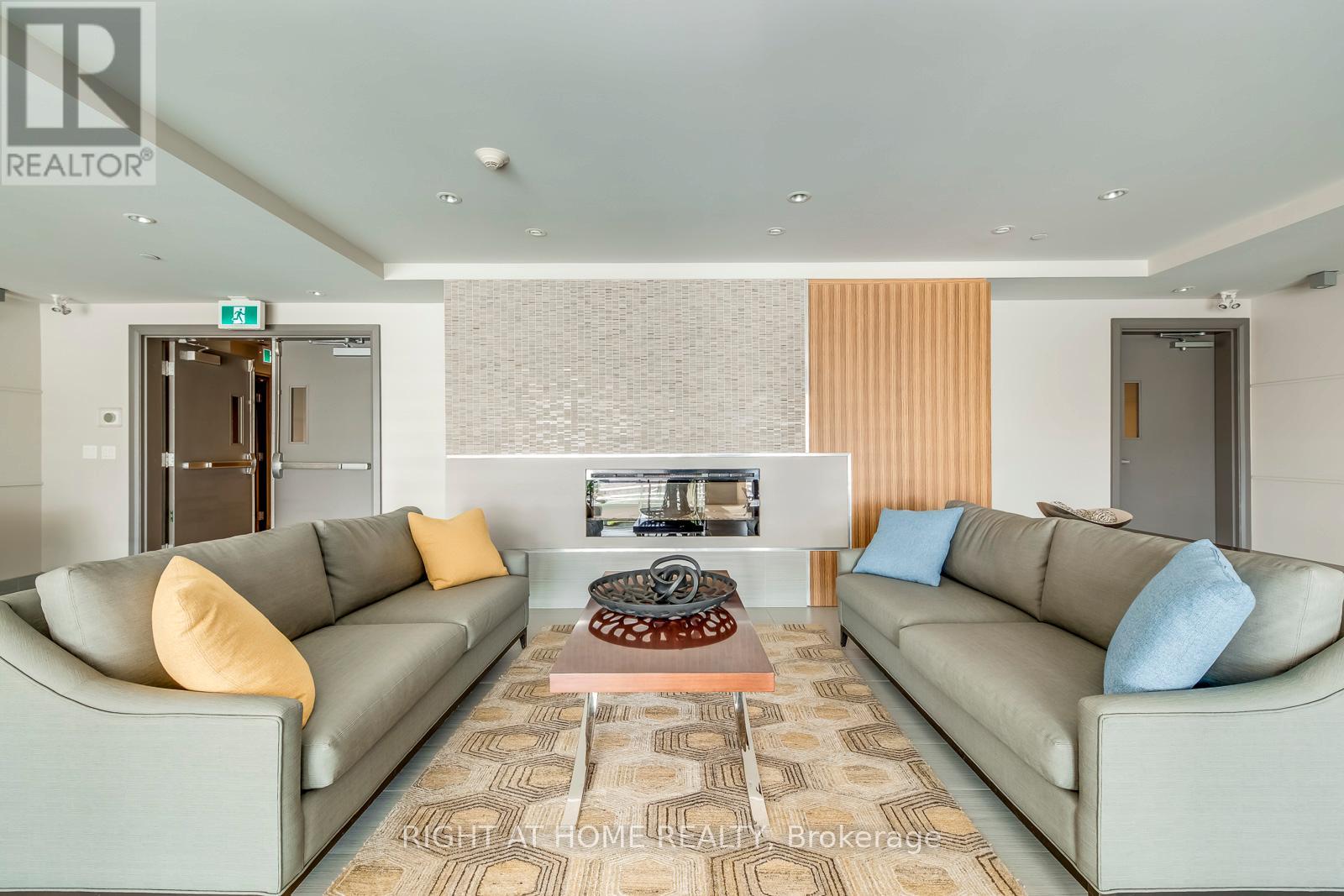 215 - 3028 Creekshore Common, Oakville, Ontario  L6M 5K6 - Photo 6 - W13226212