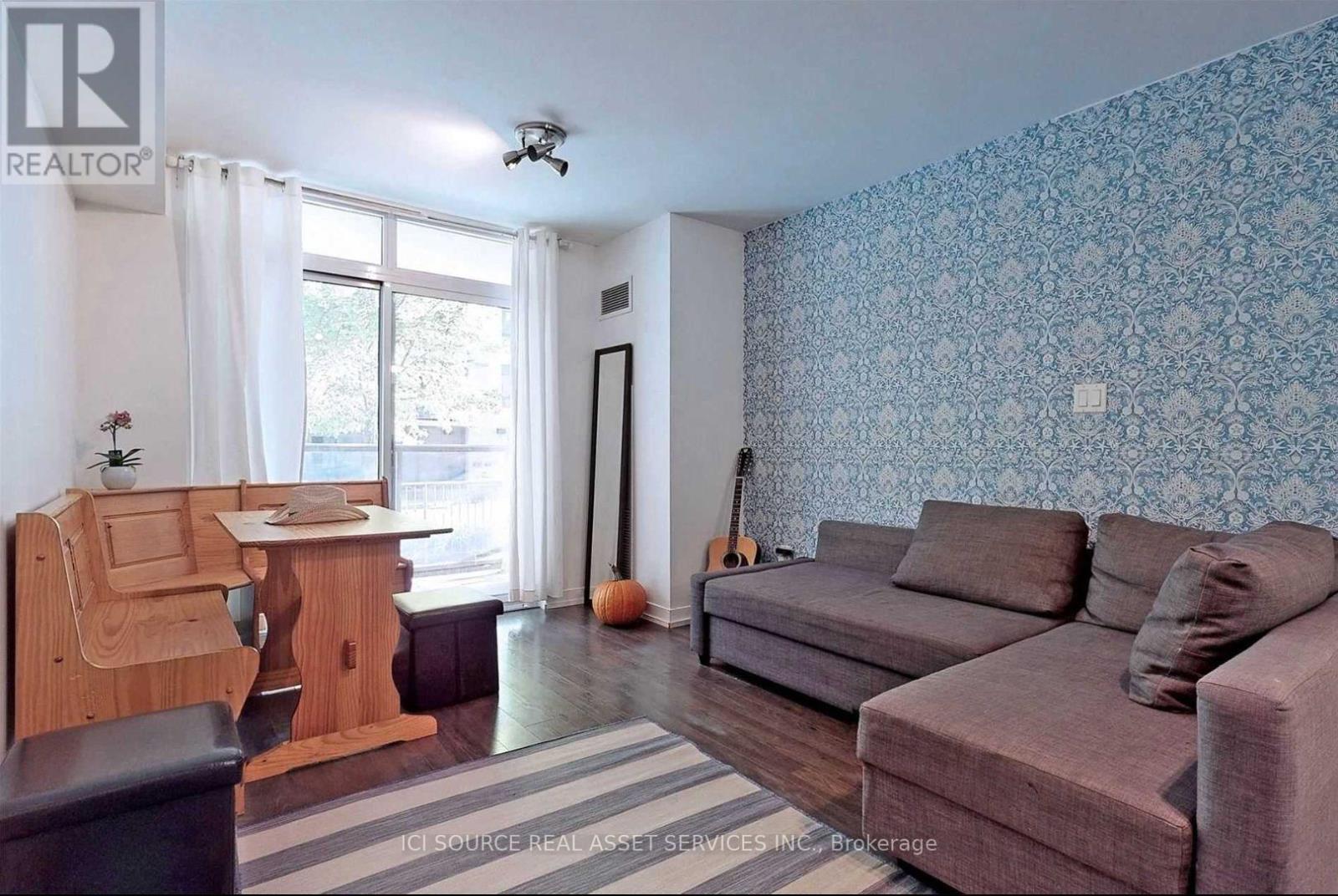 113 - 816 Lansdowne Avenue, Toronto, Ontario  M6H 4K6 - Photo 3 - W13226286