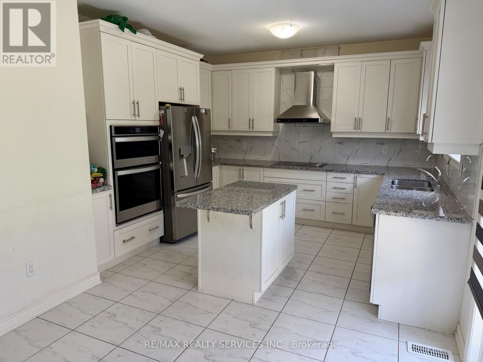 41 Oconnor Crescent, Brampton, Ontario  L7A 5A6 - Photo 12 - W13226314