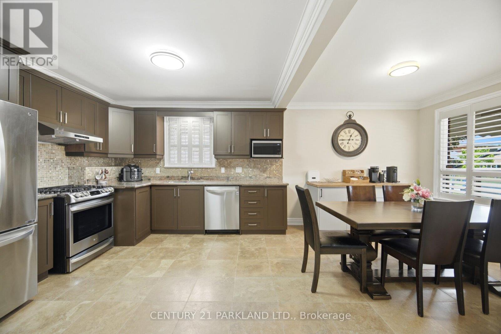 73 Sunset Trail, Toronto, Ontario  M9M 1J7 - Photo 10 - W13226340
