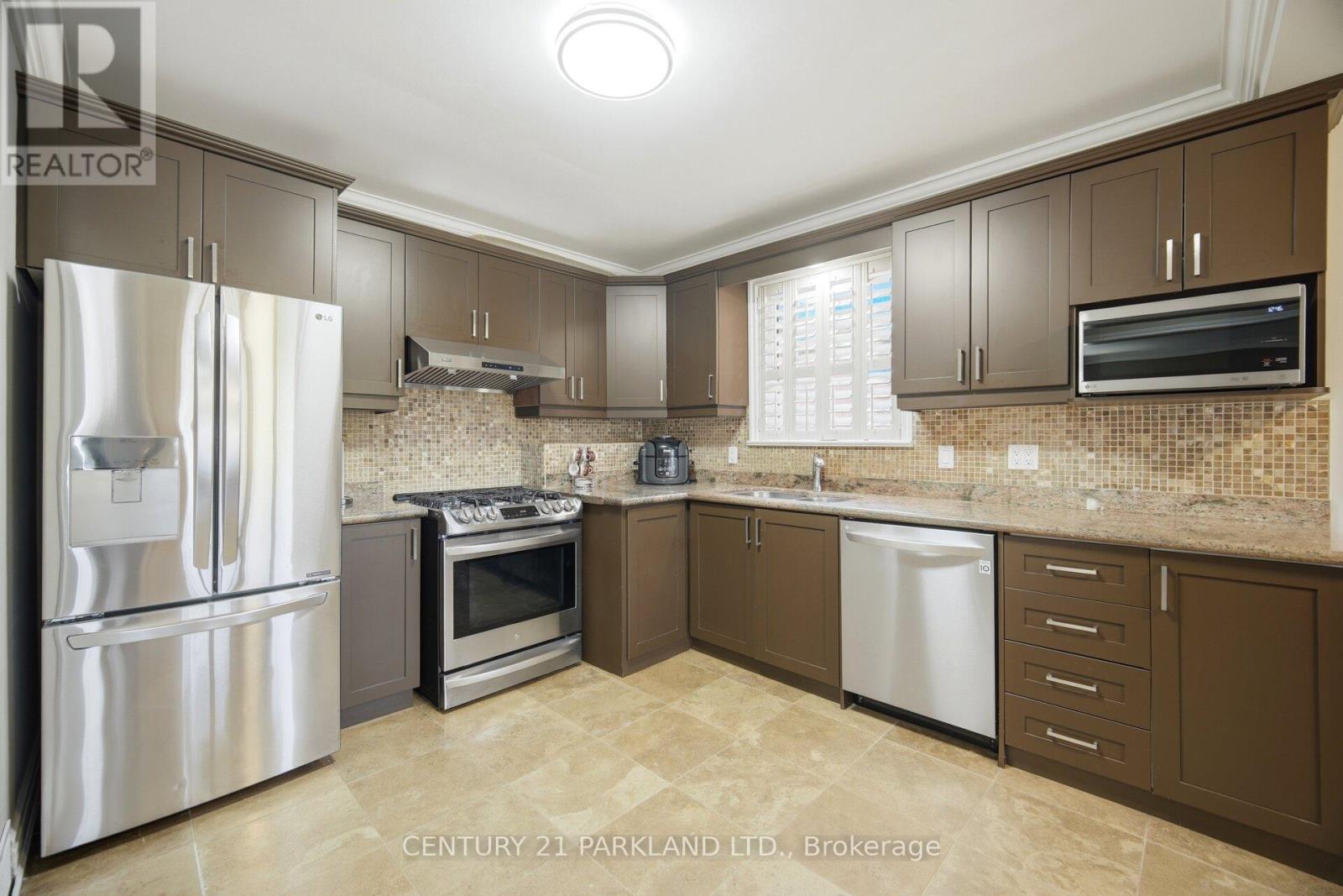 73 Sunset Trail, Toronto, Ontario  M9M 1J7 - Photo 11 - W13226340