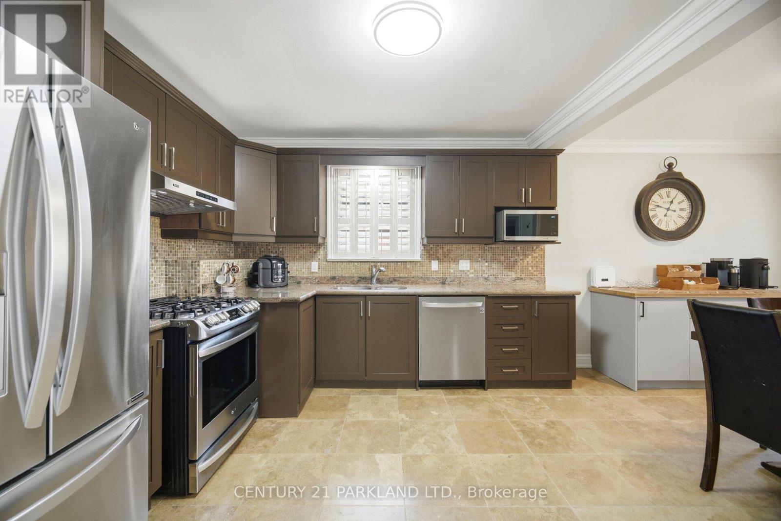 73 Sunset Trail, Toronto, Ontario  M9M 1J7 - Photo 12 - W13226340