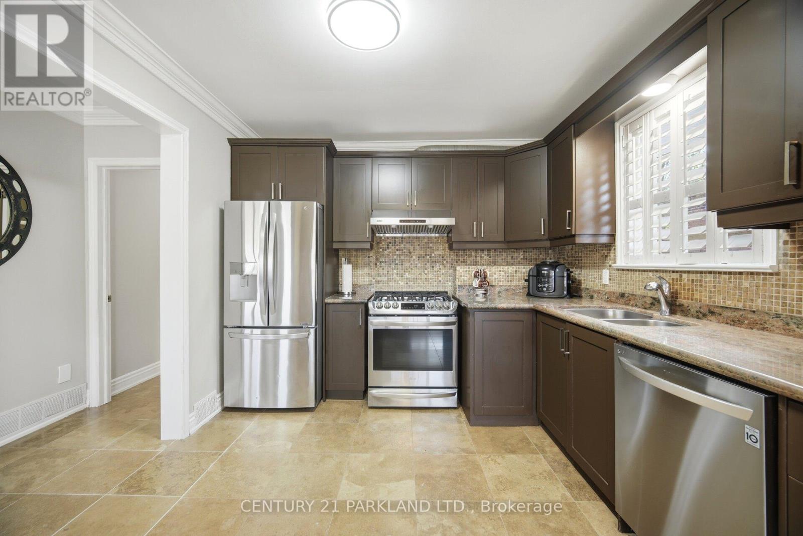 73 Sunset Trail, Toronto, Ontario  M9M 1J7 - Photo 16 - W13226340