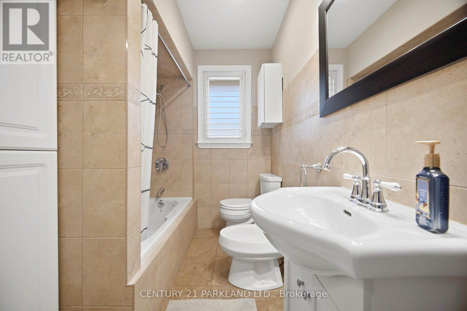 73 Sunset Trail, Toronto, Ontario  M9M 1J7 - Photo 22 - W13226340