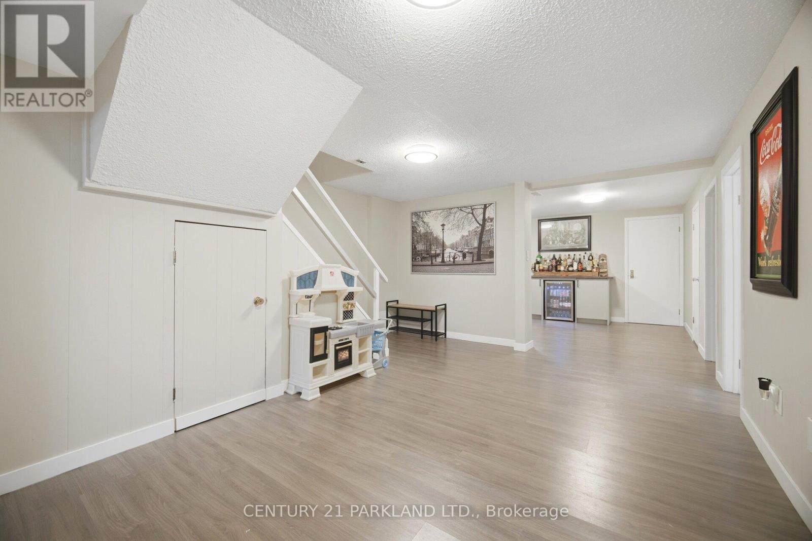 73 Sunset Trail, Toronto, Ontario  M9M 1J7 - Photo 25 - W13226340