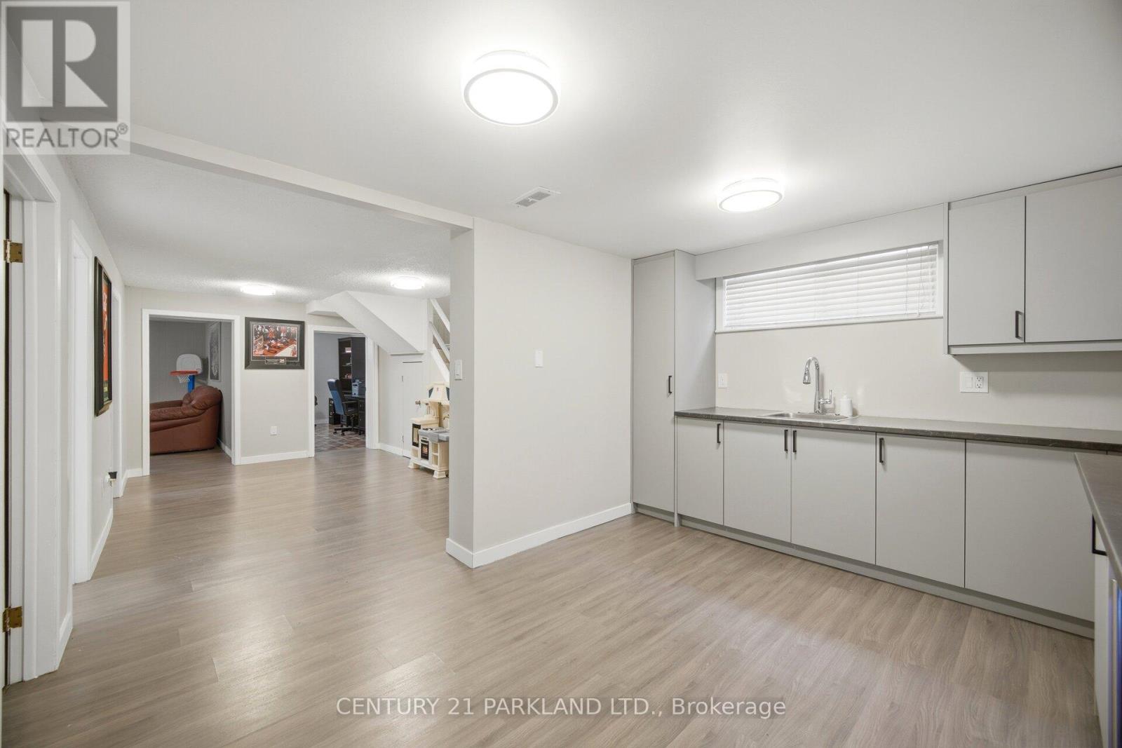 73 Sunset Trail, Toronto, Ontario  M9M 1J7 - Photo 28 - W13226340