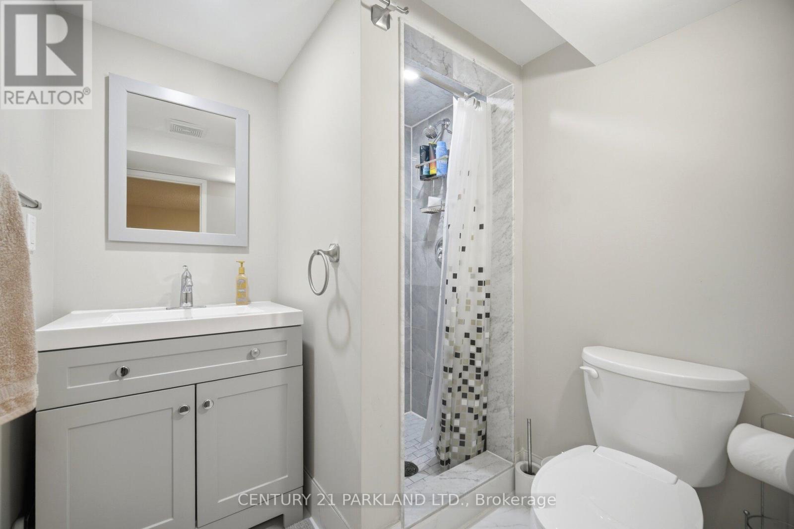 73 Sunset Trail, Toronto, Ontario  M9M 1J7 - Photo 32 - W13226340