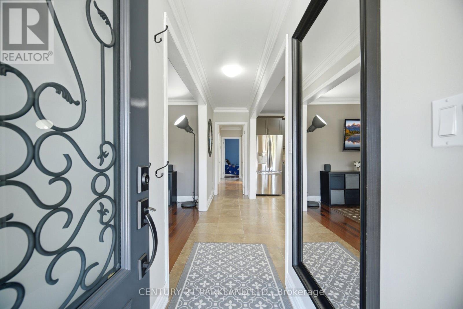 73 Sunset Trail, Toronto, Ontario  M9M 1J7 - Photo 4 - W13226340