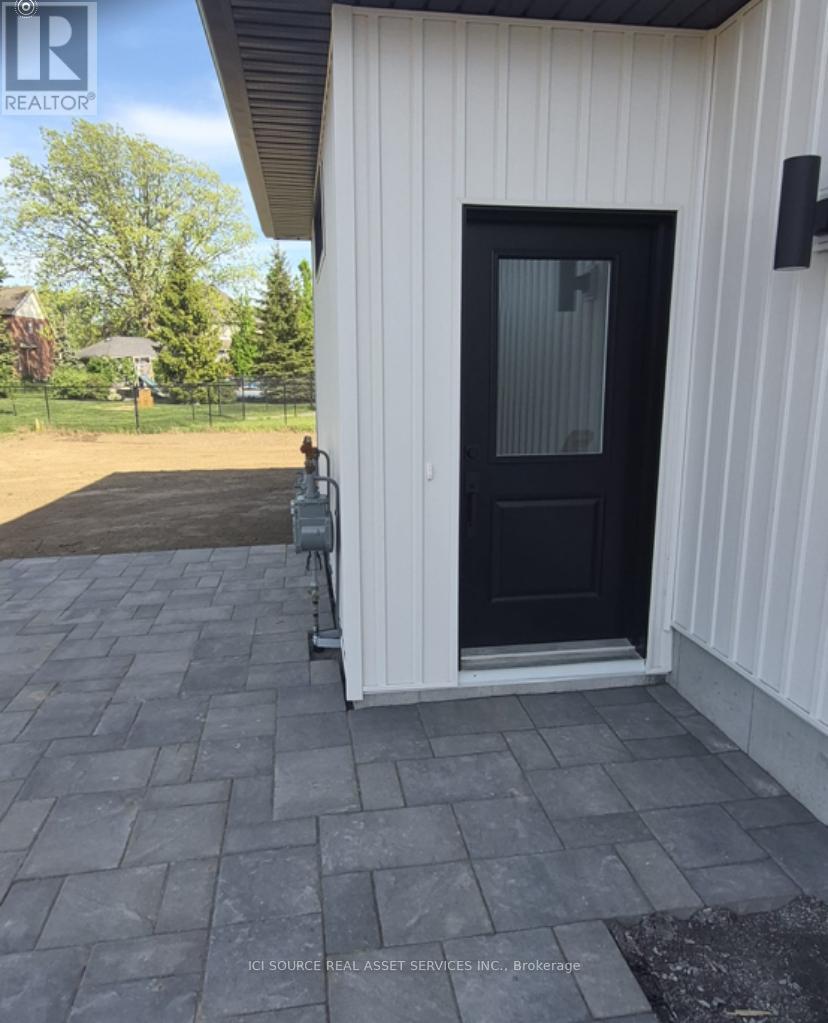Unit B - 128 Hastings Park Drive, Belleville, Ontario  K8P 0J4 - Photo 3 - X13226296