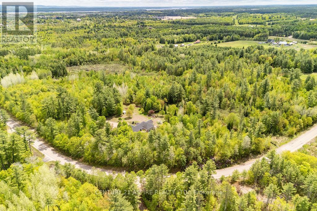 393 Portage Road, Petawawa, Ontario  K8A 2W8 - Photo 15 - X13226348