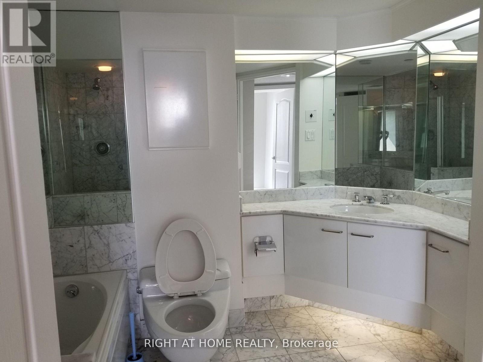 3206 - 38 Elm Street, Toronto, Ontario  M5G 2K5 - Photo 13 - C13226374
