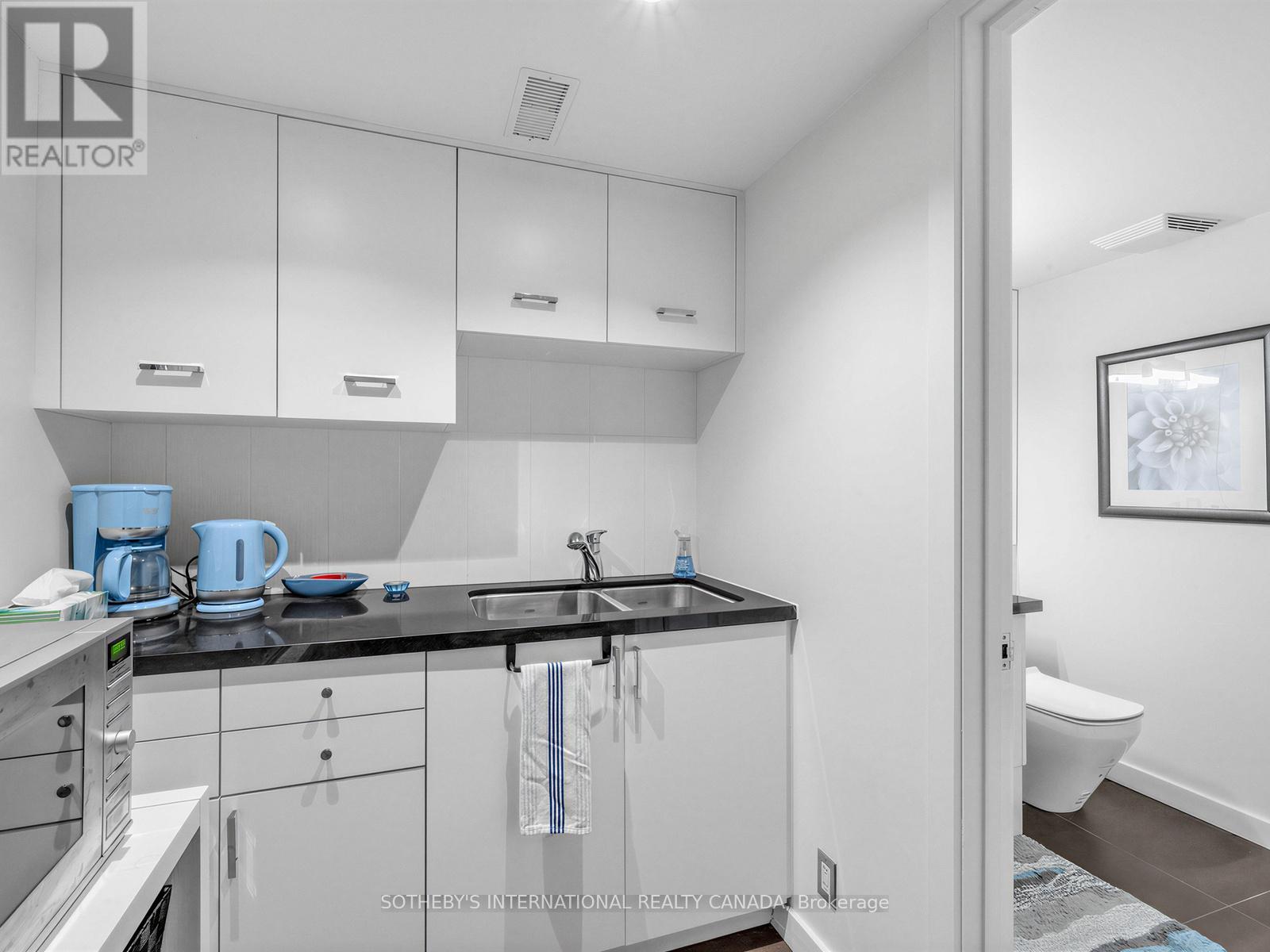 30 Regal Road, Toronto, Ontario  M6H 2J7 - Photo 18 - C13226412