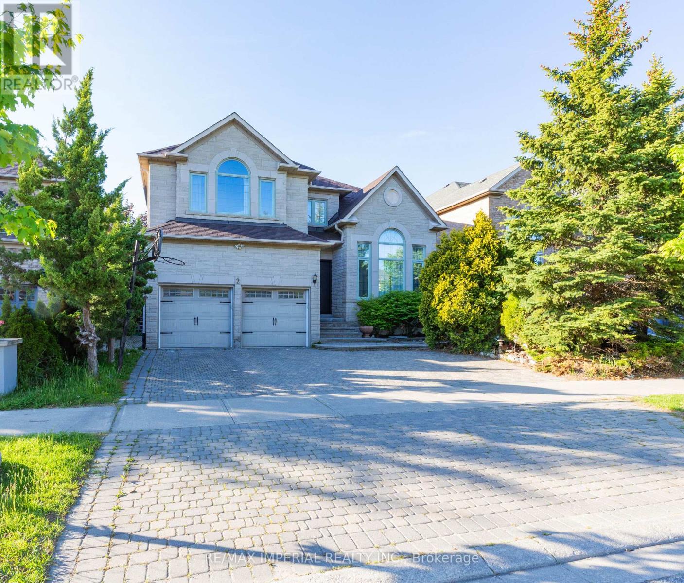 2 FARNHAM DRIVE