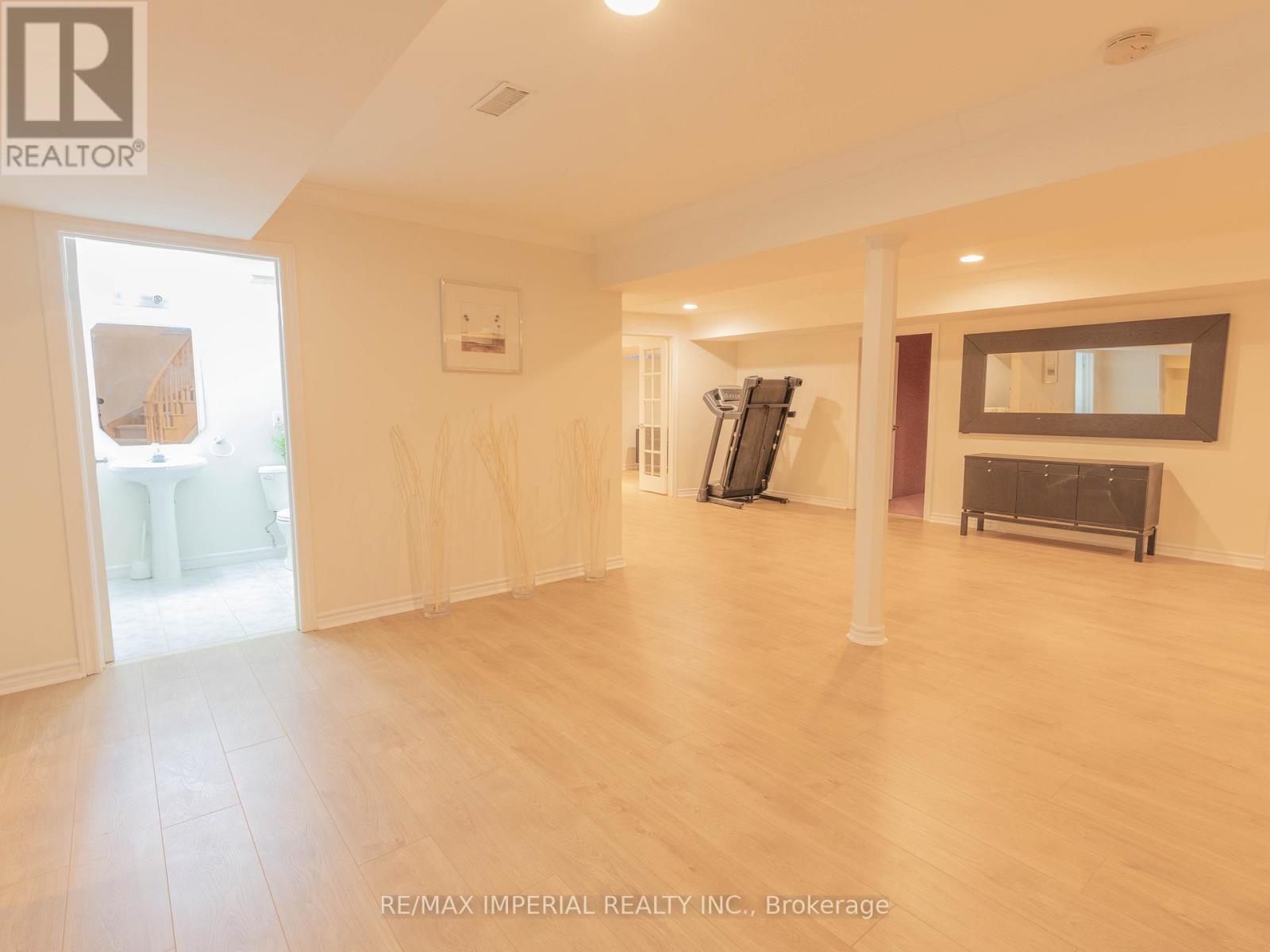 2 Farnham Drive, Richmond Hill, Ontario  L4B 4B4 - Photo 24 - N13226356