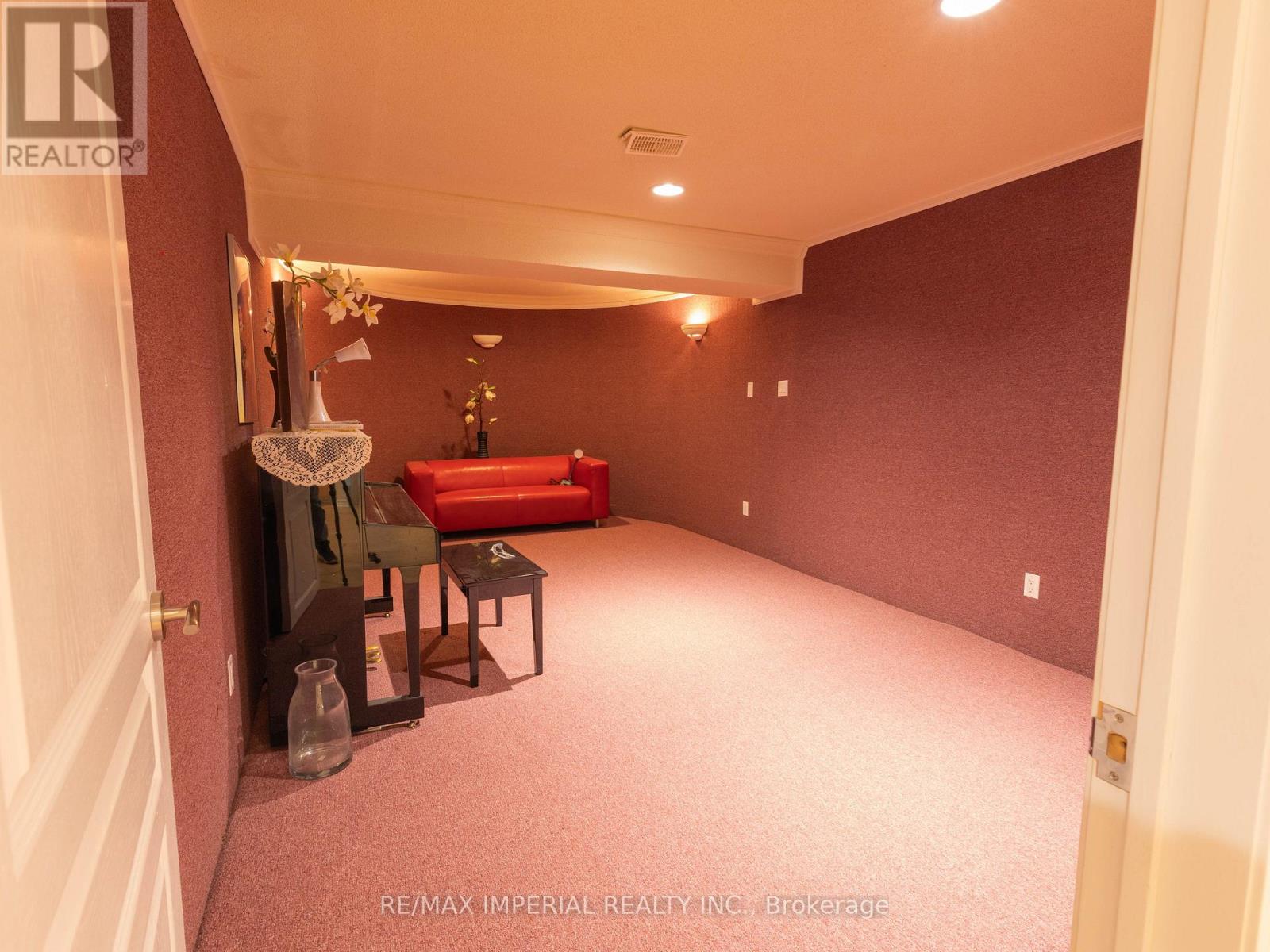 2 Farnham Drive, Richmond Hill, Ontario  L4B 4B4 - Photo 25 - N13226356