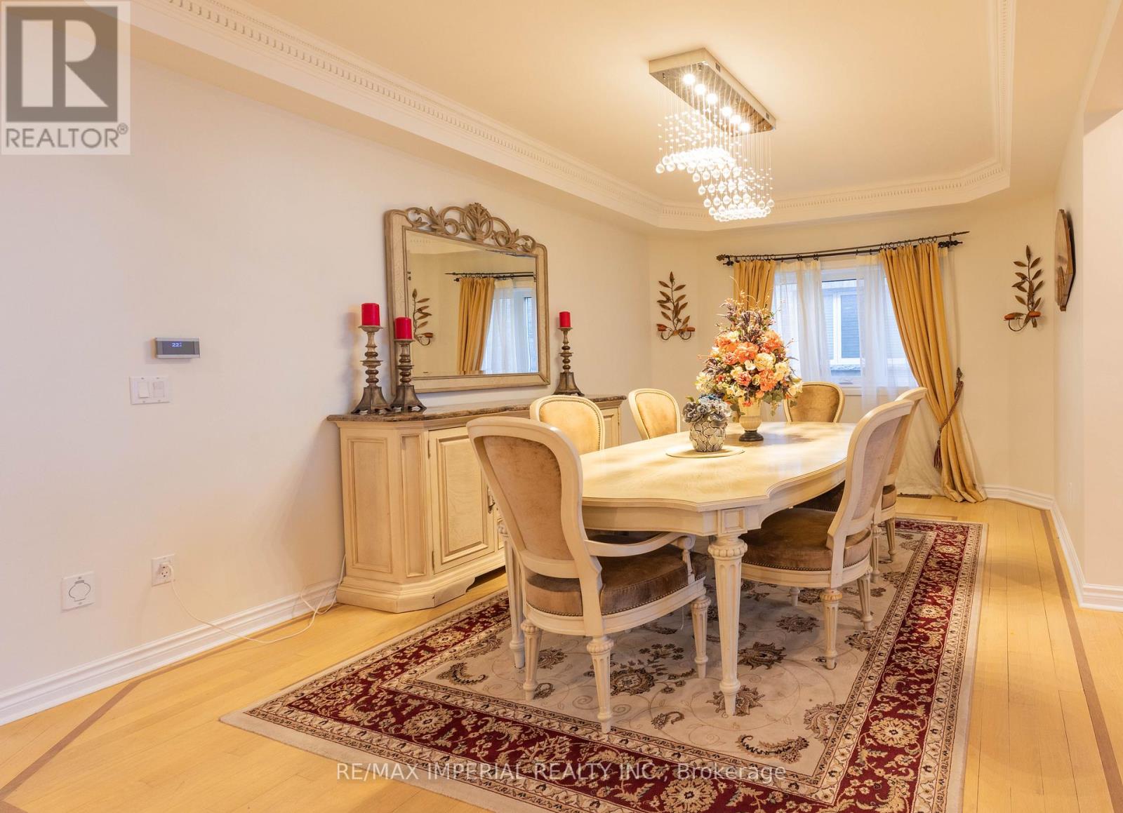 2 Farnham Drive, Richmond Hill, Ontario  L4B 4B4 - Photo 6 - N13226356