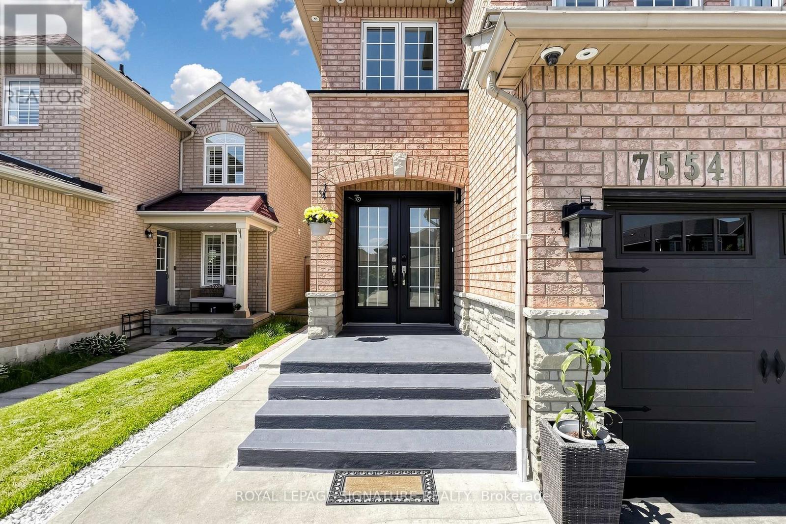 7554 Black Walnut Trail, Mississauga, Ontario  L5N 8A9 - Photo 2 - W13226352