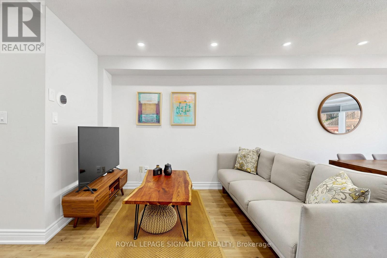 7554 Black Walnut Trail, Mississauga, Ontario  L5N 8A9 - Photo 4 - W13226352