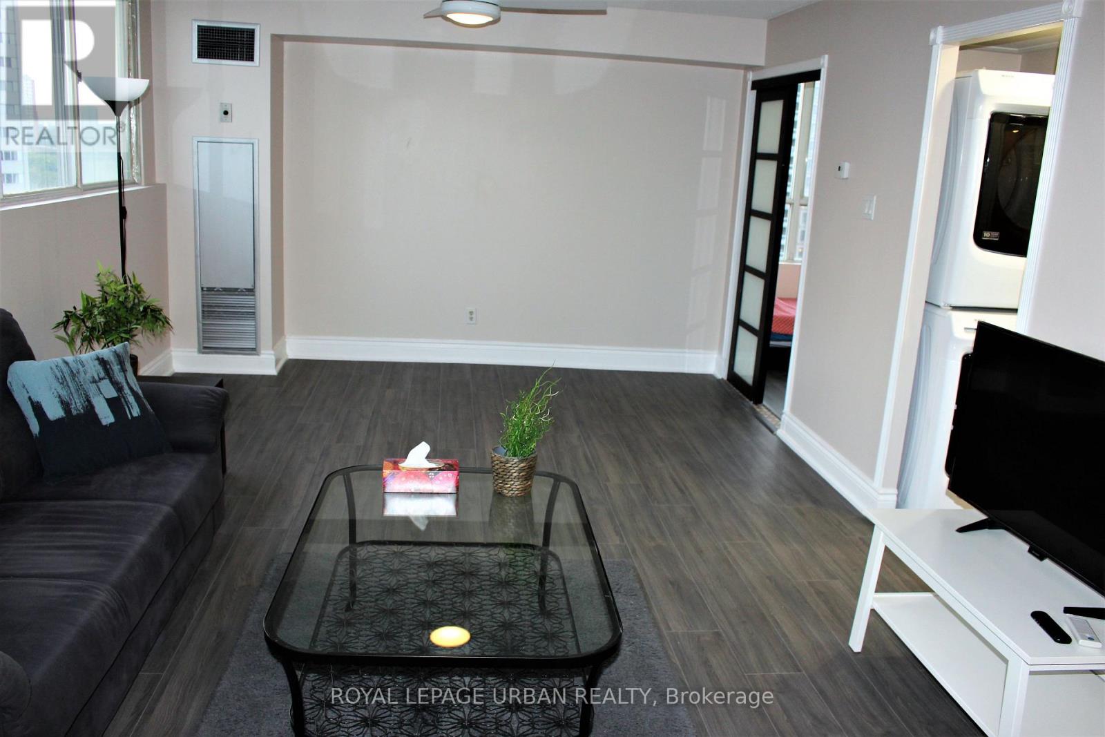 1411 - 3695 Kaneff Crescent, Mississauga, Ontario  L5A 4B6 - Photo 3 - W13226422