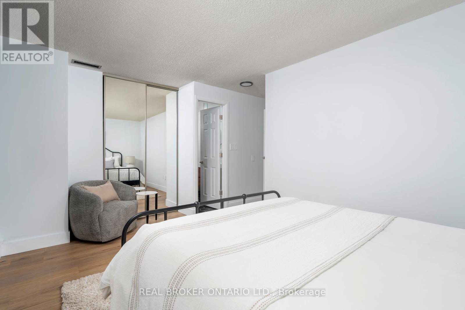 1601 - 3845 Lake Shore Boulevard W, Toronto, Ontario  M8W 4Y3 - Photo 17 - W13226426
