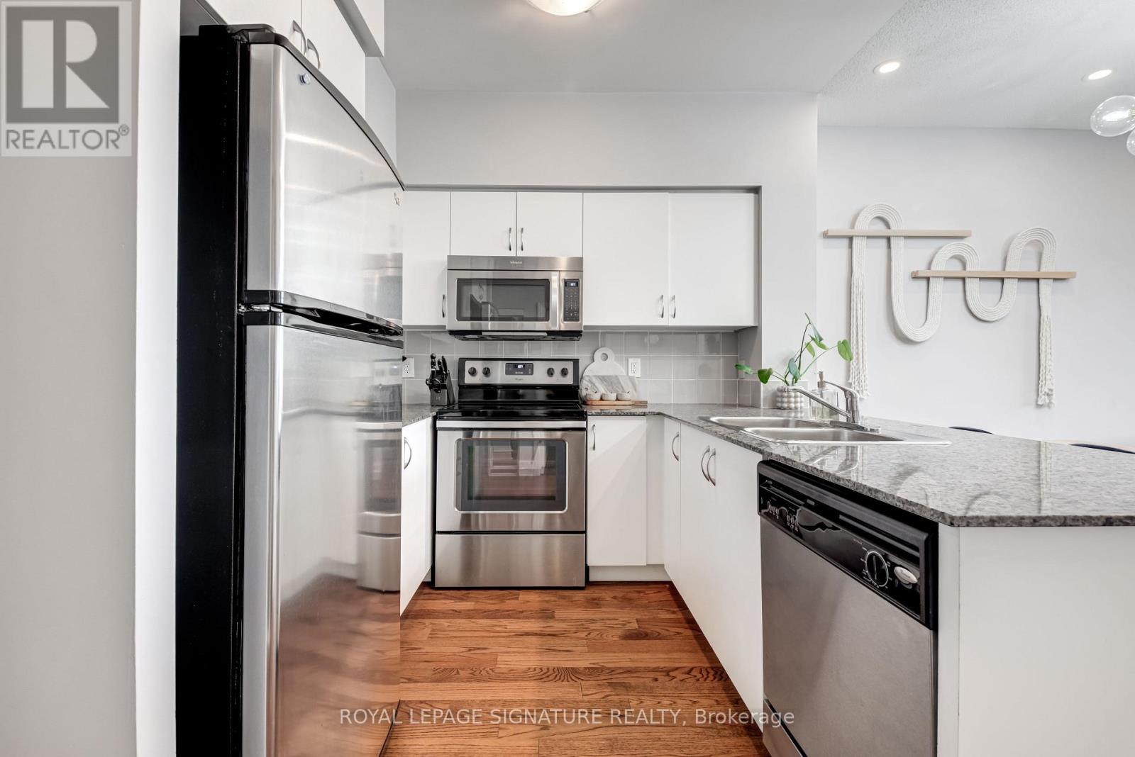 204 - 2230 Lake Shore Boulevard W, Toronto, Ontario  M8V 0B2 - Photo 5 - W13225134