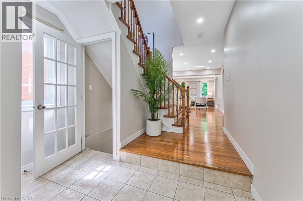 223 Buttercup Court, Waterloo, Ontario  N2V 2W8 - Photo 3 - 40835298