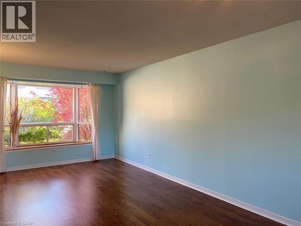 17 Hillsdale Court, Dundas, Ontario  L9H 6K1 - Photo 6 - 40835609