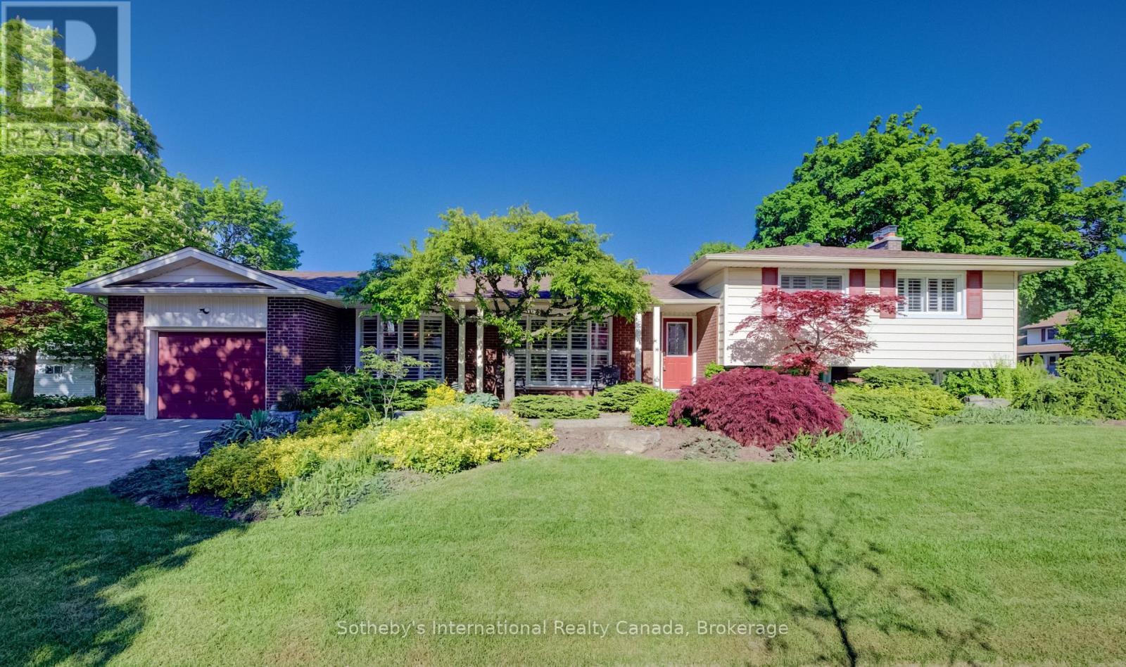 14 Viewmont Close, Kitchener, Ontario  N2A 1K1 - Photo 1 - X13226448