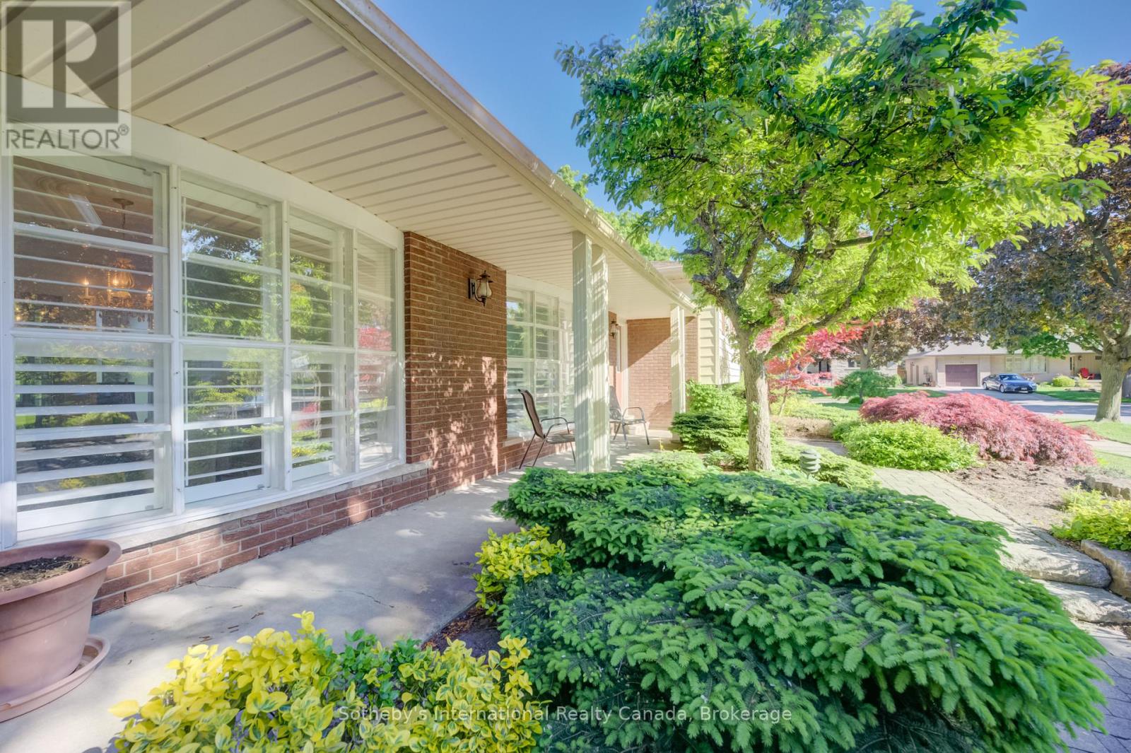 14 Viewmont Close, Kitchener, Ontario  N2A 1K1 - Photo 2 - X13226448
