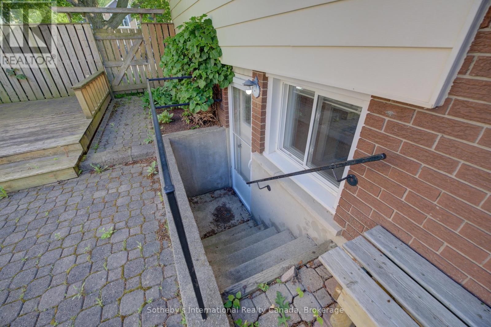 14 Viewmont Close, Kitchener, Ontario  N2A 1K1 - Photo 25 - X13226448