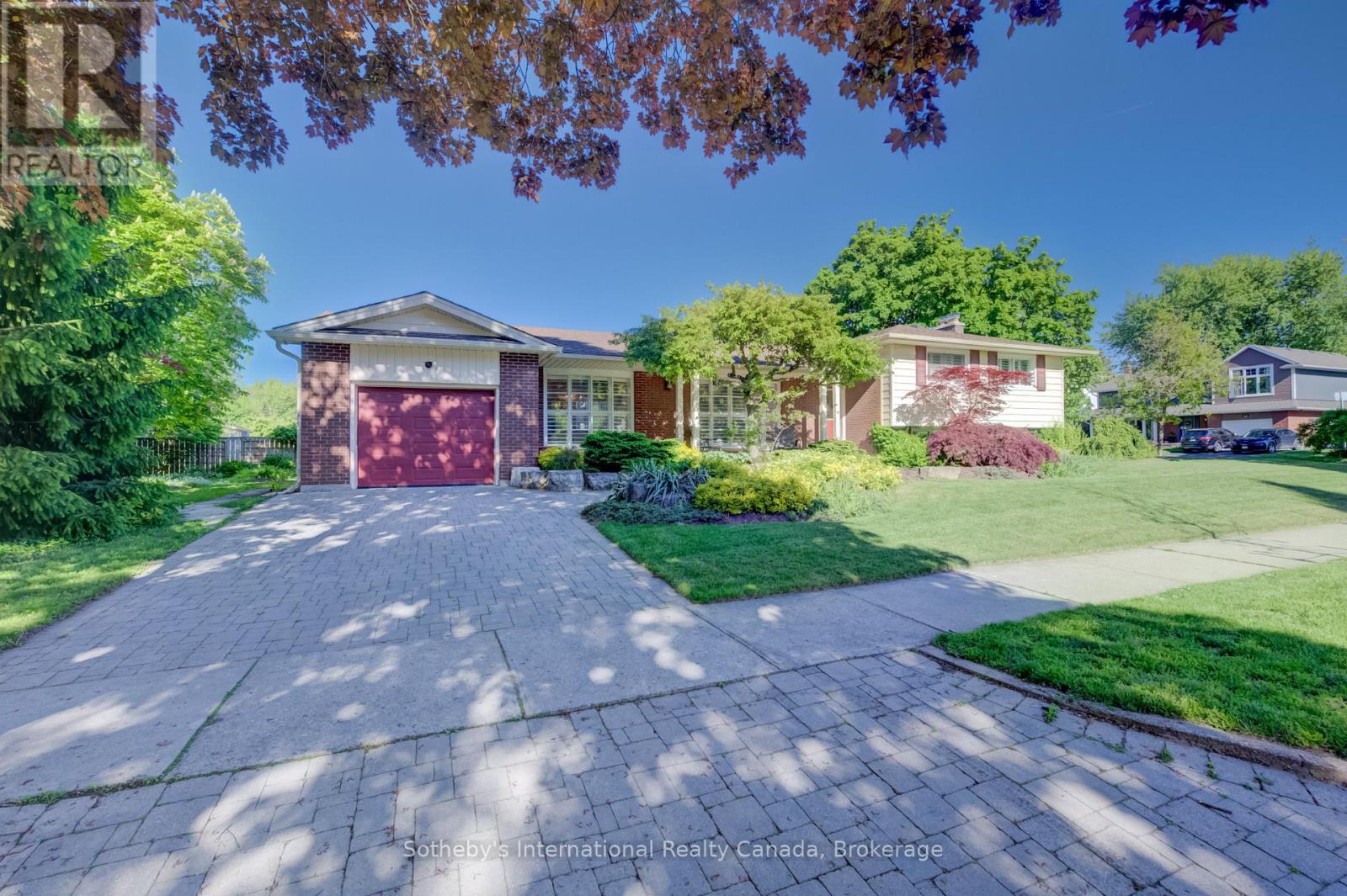 14 Viewmont Close, Kitchener, Ontario  N2A 1K1 - Photo 3 - X13226448