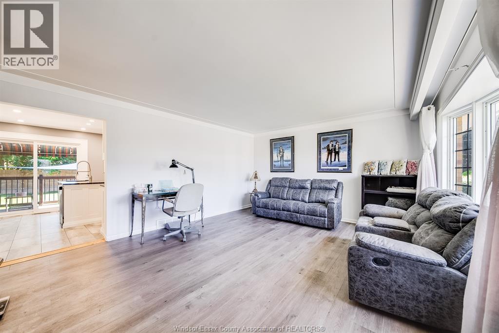 1050 Scofield, Windsor, Ontario  N9G 1L7 - Photo 7 - 26011950