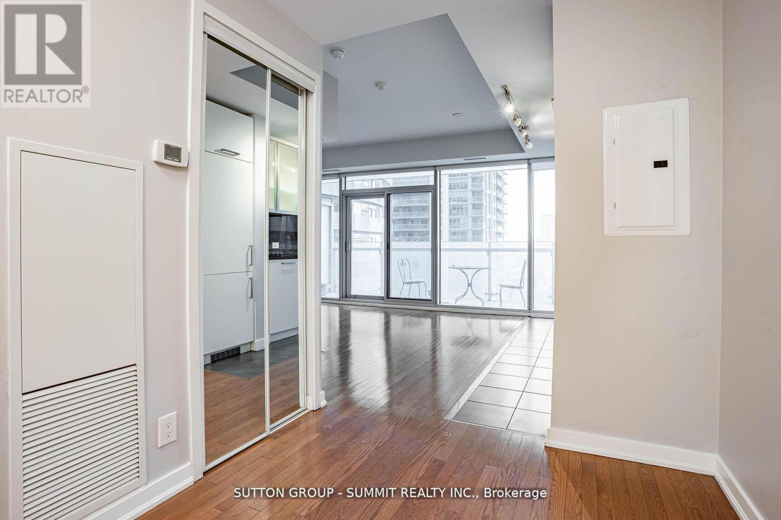 1707 - 14 York Street, Toronto, Ontario  M5J 0A6 - Photo 14 - C13226436