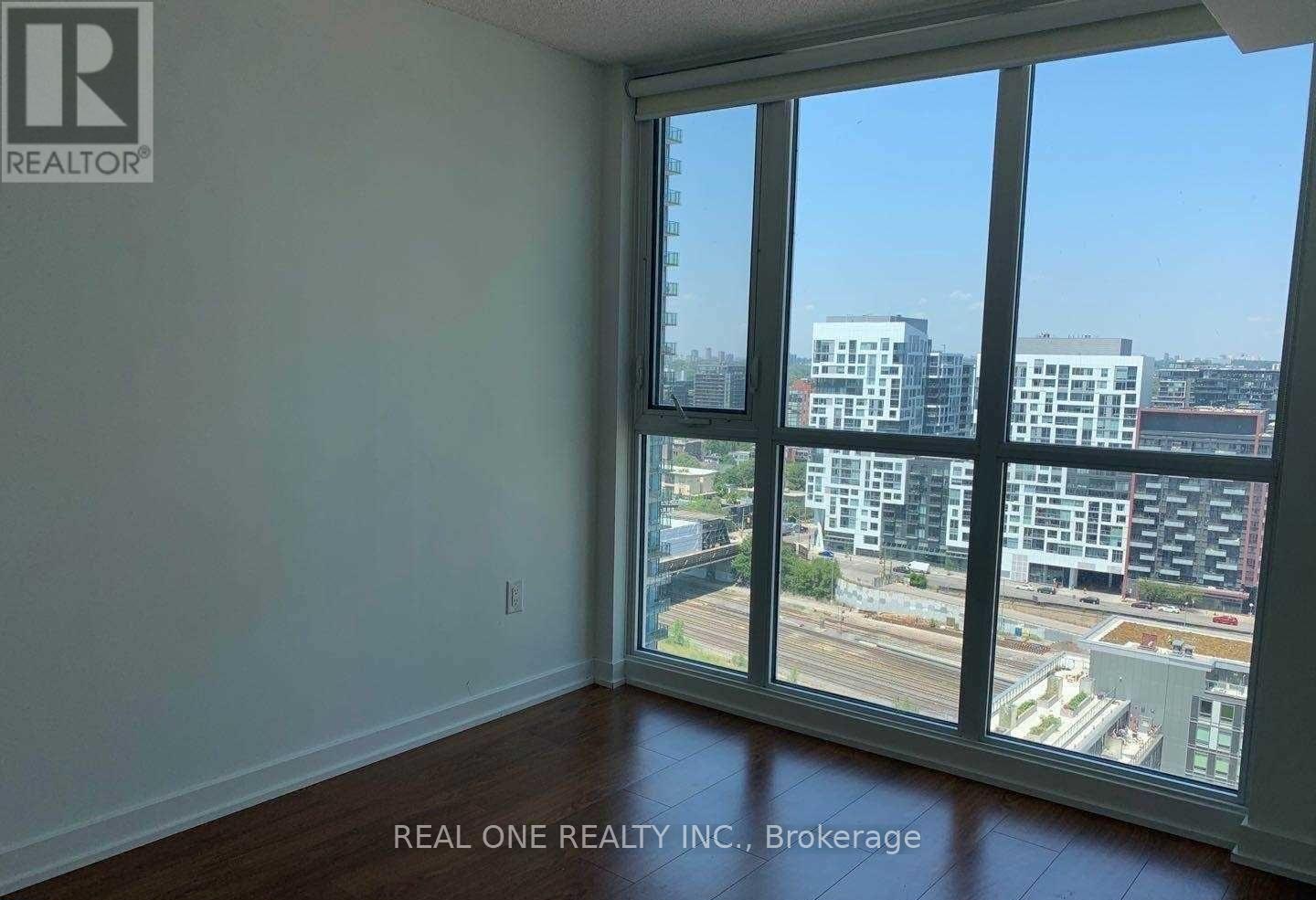 2512 - 85 Queens Wharf Road, Toronto, Ontario  M5V 0J9 - Photo 12 - C13226480