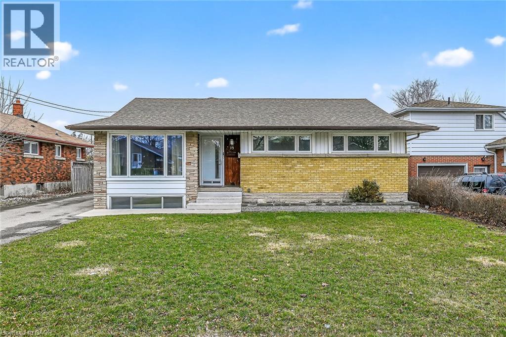 19 BURFIELD Avenue, Hamilton, Ontario
