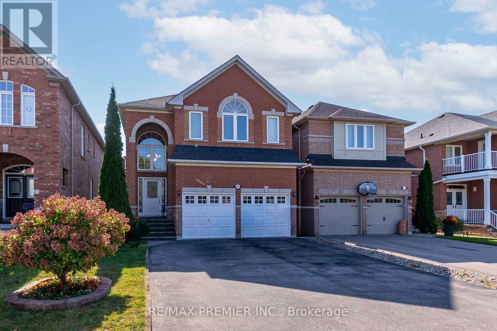 431 Pineview Lane, Pickering, Ontario  L1V 7G9 - Photo 1 - E13226460