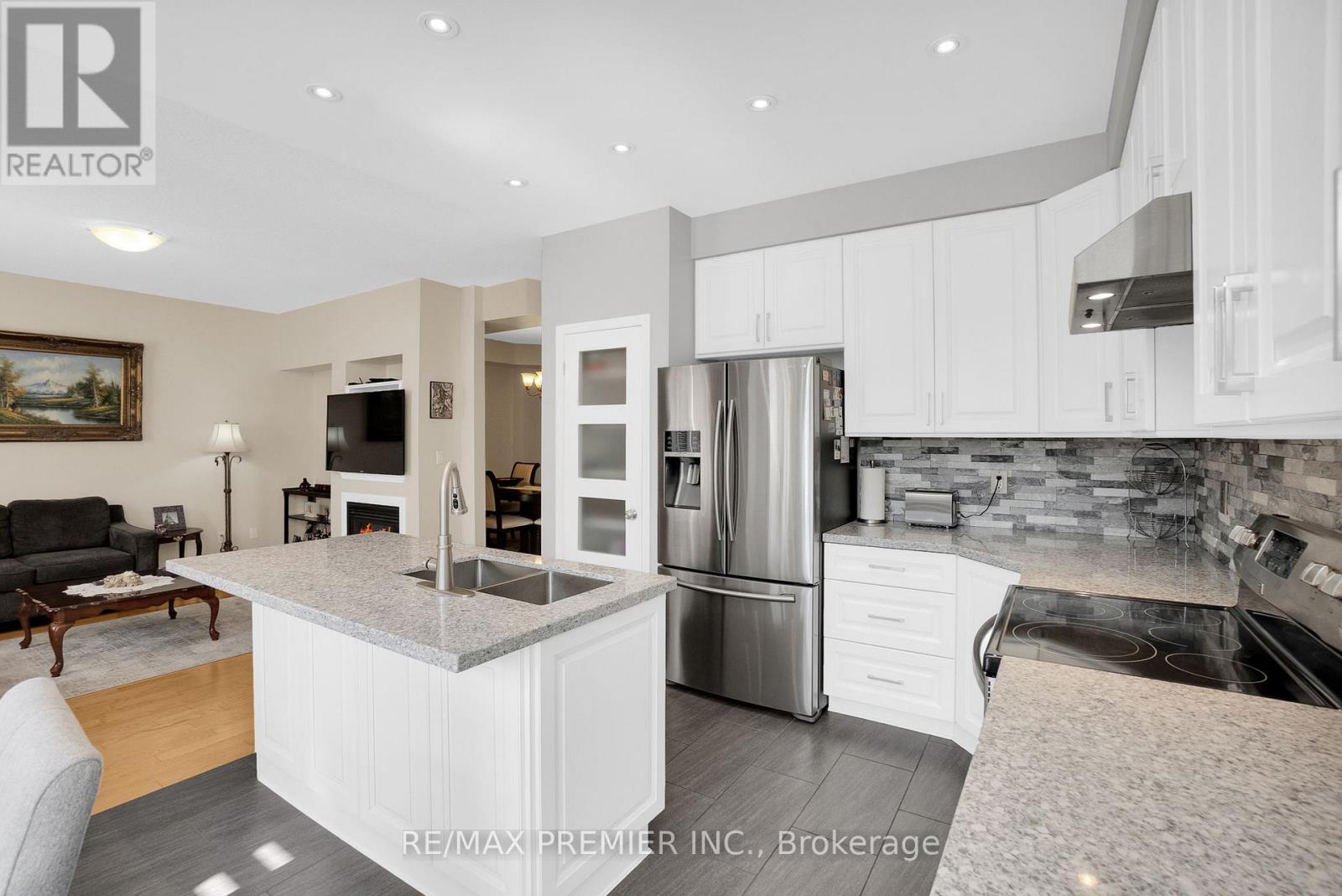 431 Pineview Lane, Pickering, Ontario  L1V 7G9 - Photo 21 - E13226460