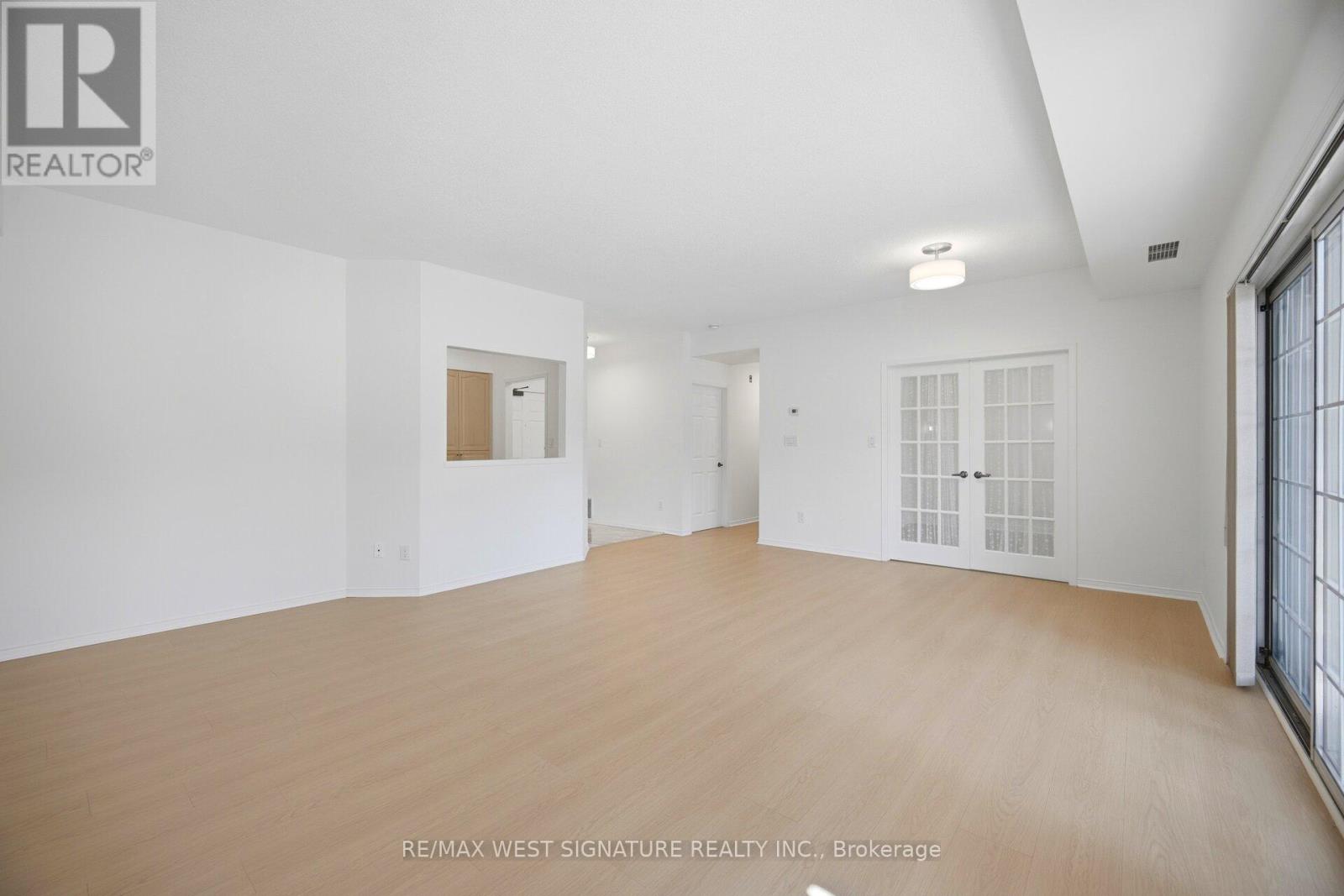 105 - 75 Treelawn Boulevard, Vaughan, Ontario  L0J 1C0 - Photo 11 - N13220428