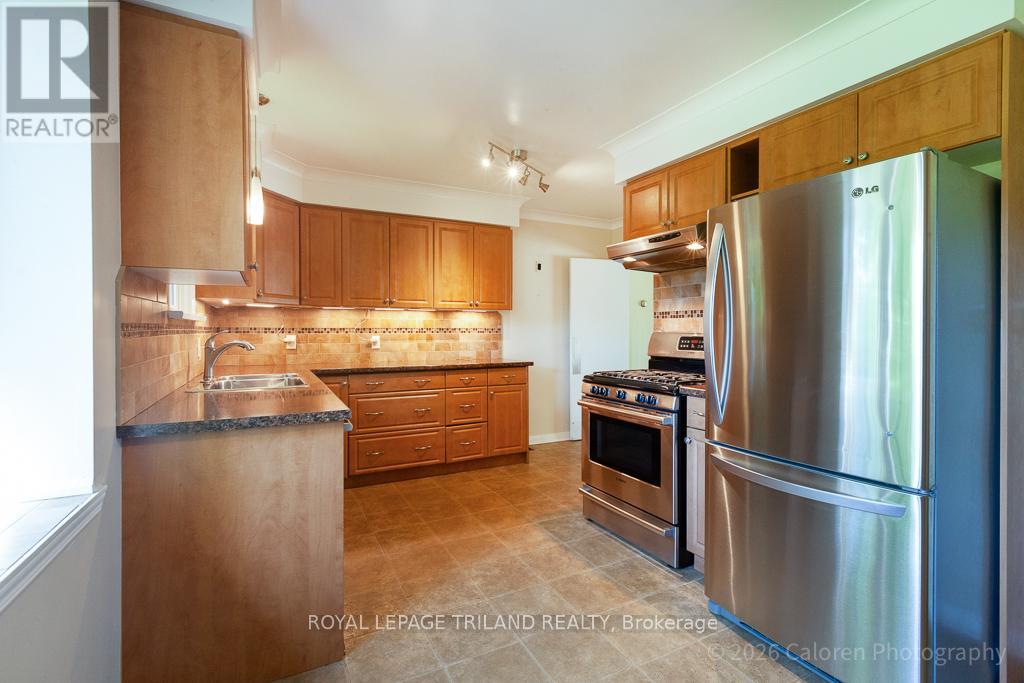37 Dennis Avenue, London South, Ontario  N6P 1B8 - Photo 15 - X13226496