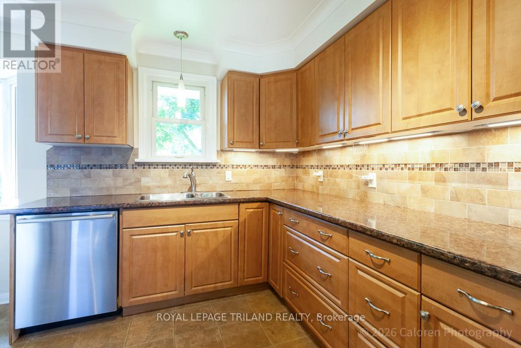 37 Dennis Avenue, London South, Ontario  N6P 1B8 - Photo 17 - X13226496